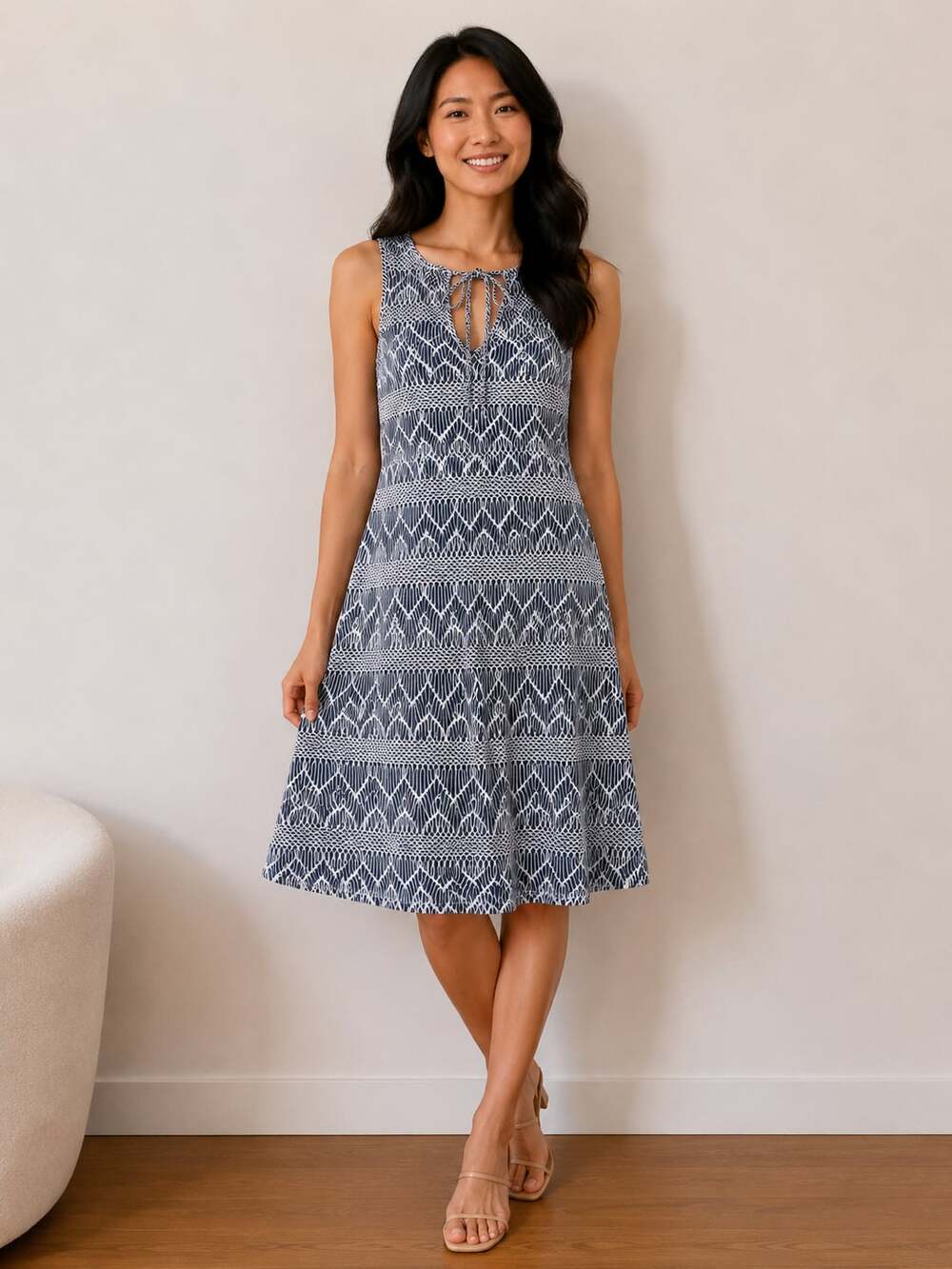 J. Valdi Size S Sleeveless Geometric Print Tie-Neck Dress
B114JC